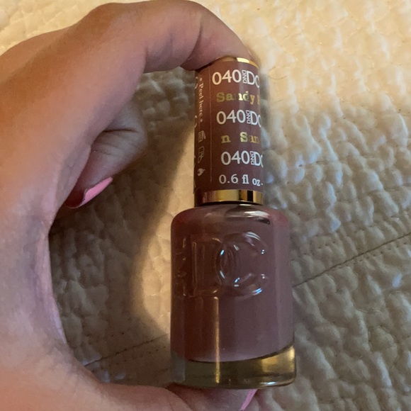 DND nail polish Sandy Brown - Picture 3 of 3